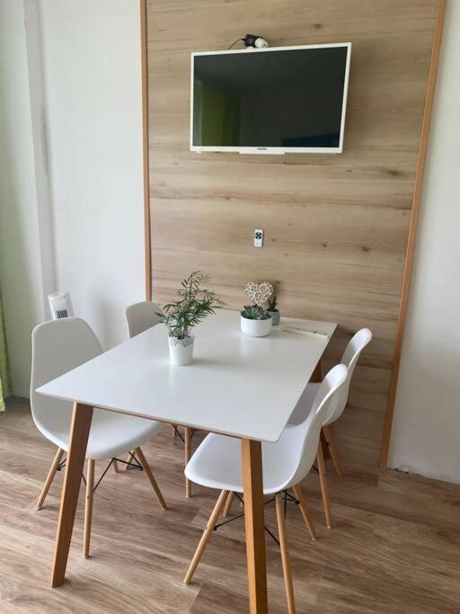 Apartment Mit Seeblick شتروبل المظهر الخارجي الصورة
